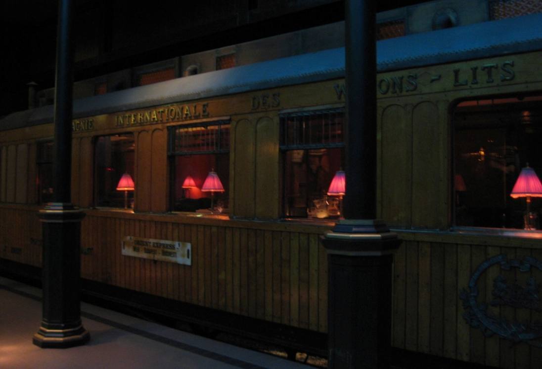 Restauratierijtuig van de Oriënt-Express in het Nederlands Spoorwegmuseum (CC BY-SA 3.0 - wiki - Marion Golsteijn)