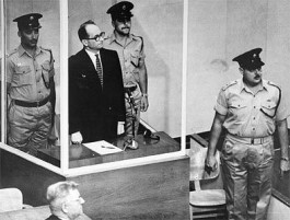 Eichmann tijdens zijn proces in Israël