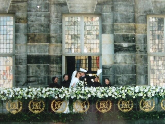 Balkonscene op de huwelijksdag – Foto: CC