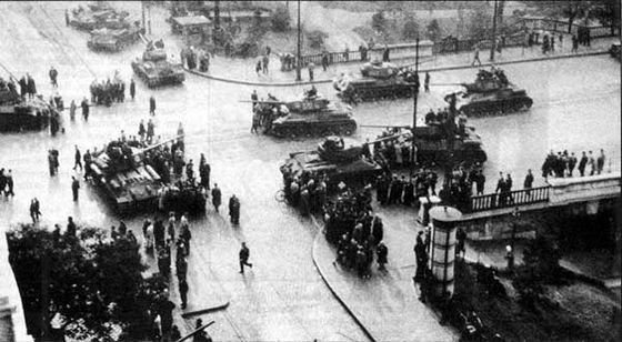 Sovjet-tanks in Boedapest